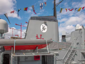 LE EMER LÉ Emer (P21), named after the wife of the mythical hero Cú Chulainn, was a proud vessel of the Irish Naval Service.