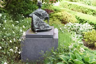 RECLINING FIGURE