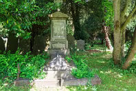 MY FIRST VISIT TO GOLDENBRIDGE CEMETERY [MAY 2017]-237481-1