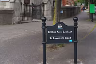 ST ANTHONY'S CHURCH ON CLONTARF ROAD [AND WHAT WAS ONCE CLONTARF TOWN HALL]-244357-1