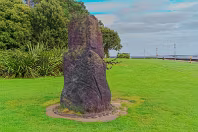 MAOI SCULPTURE IN CLONTARF [REPLICA OF ONE OF THE EASTER ISLAND STATUES]-244418-1