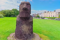 MAOI SCULPTURE IN CLONTARF [REPLICA OF ONE OF THE EASTER ISLAND STATUES]-244422-1