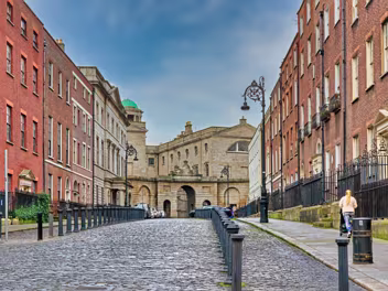 HENRIETTA STREET Henrietta Street in Dublin is a fascinating street with a story of grandeur, decline, and now, a burgeoning rebirth....