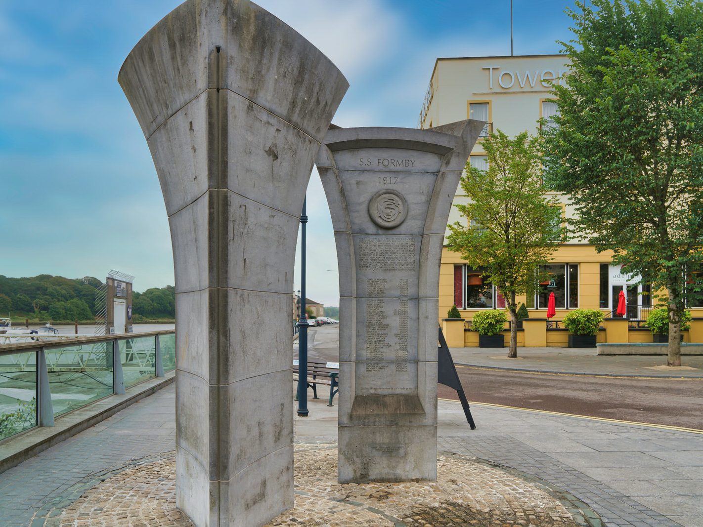 FORMBY-CONNINGBEG MEMORIAL ON THE QUAYS IN WATERFORD 004