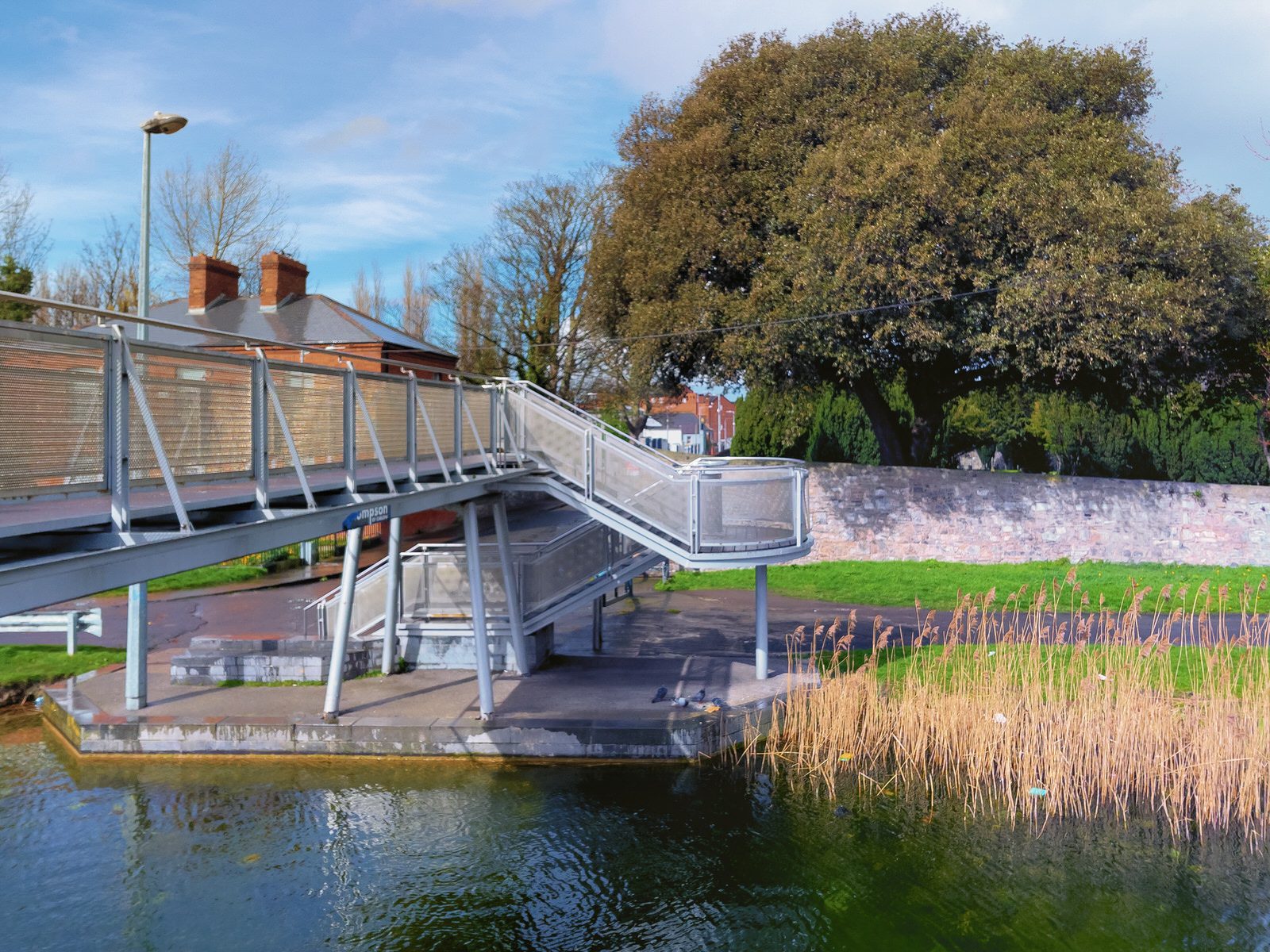 PEDESTRIAN BRIDGE ACROSS THE GRAND CANAL 014