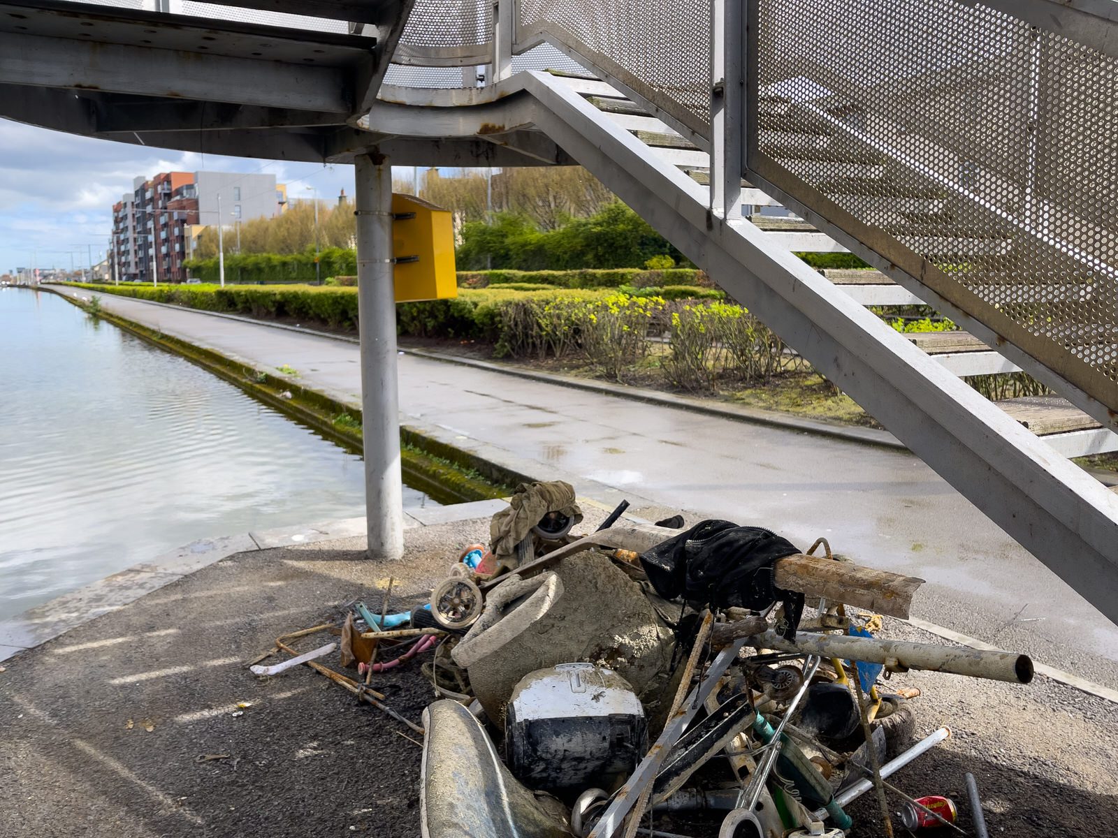 WHAT HAD BEEN DUMPED INTO THE GRAND CANAL 002