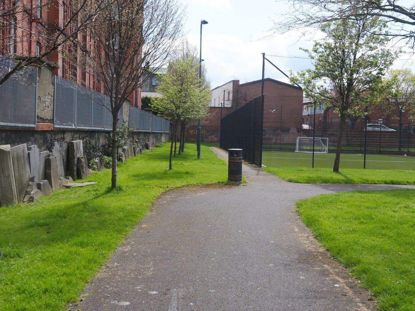 THE CABBAGE PATCH [NEW STREET GARDENS AND CATHEDRAL LANE] 013
