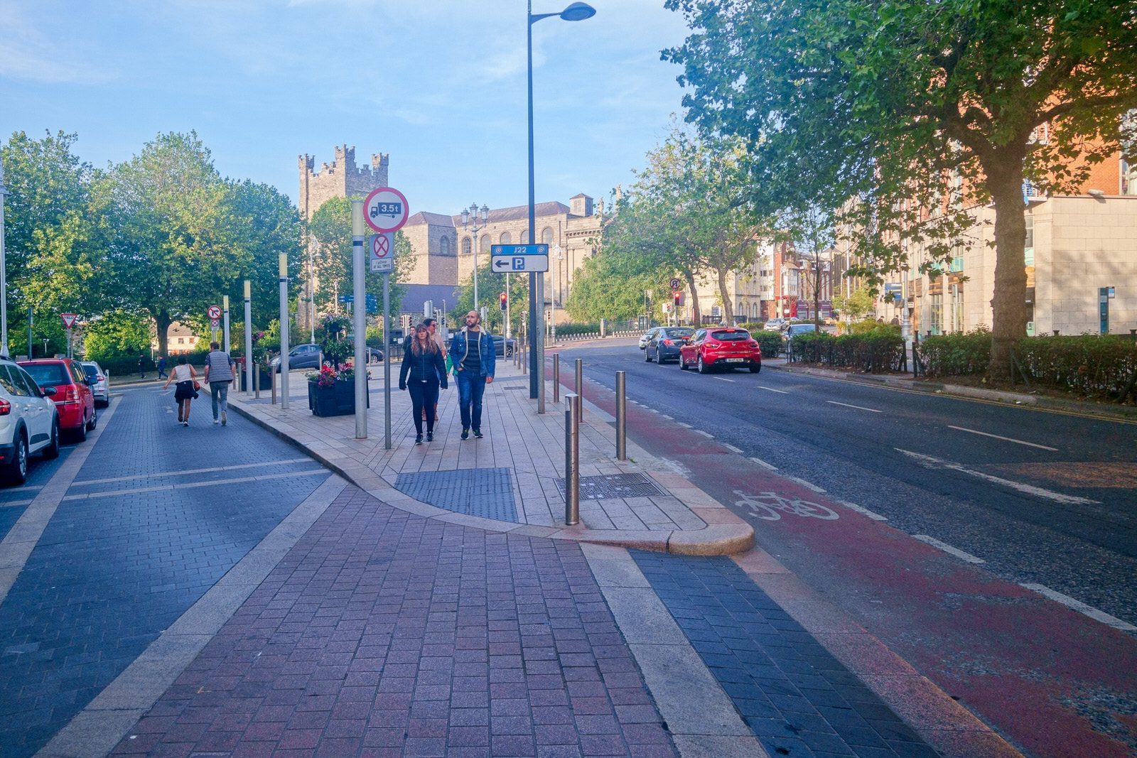 I WALKED FROM BOW LANE WEST TO THE CORNMARKET AREA [VIA JAMES STREET AND THOMAS STREET] 014