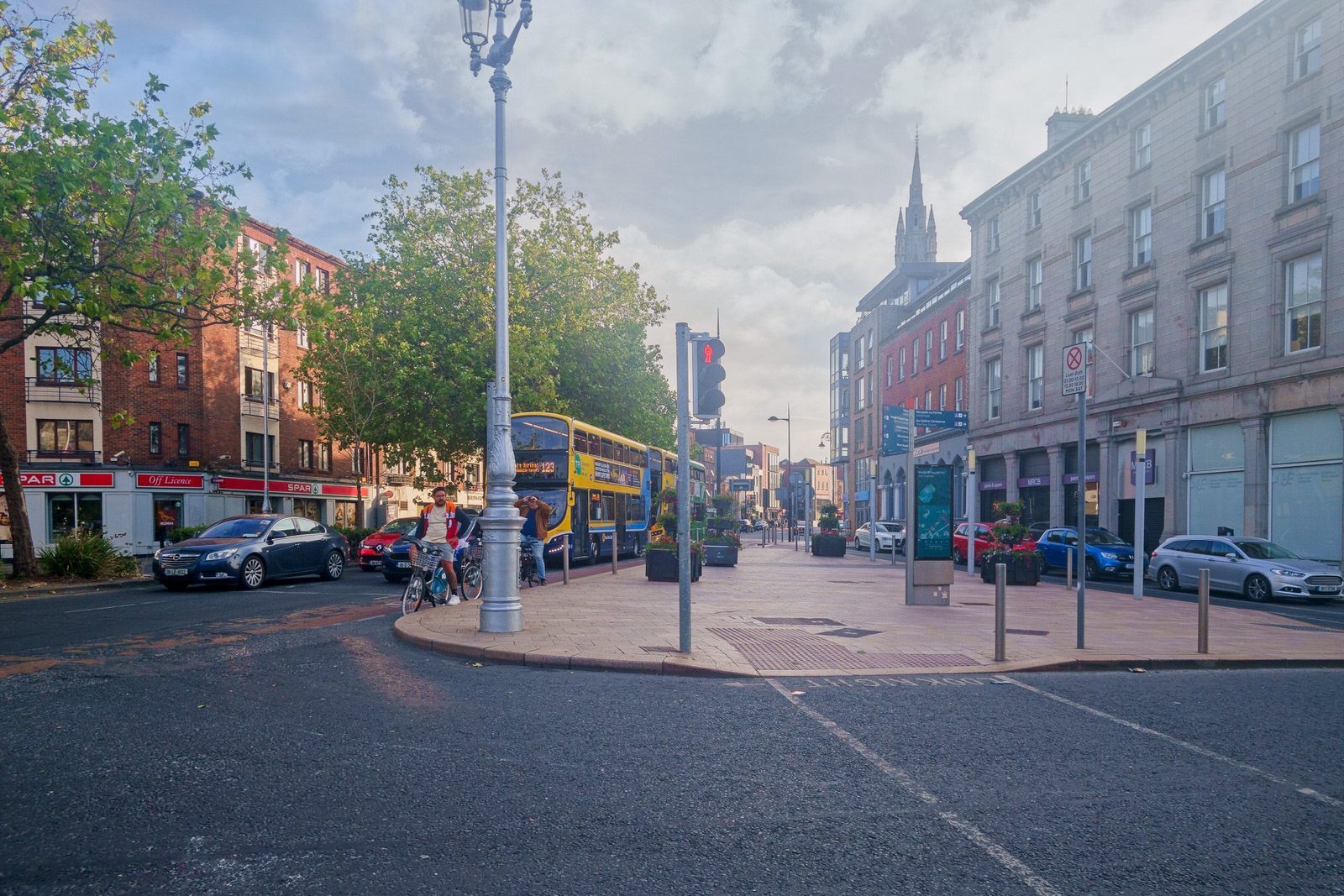 I WALKED FROM BOW LANE WEST TO THE CORNMARKET AREA [VIA JAMES STREET AND THOMAS STREET] 004