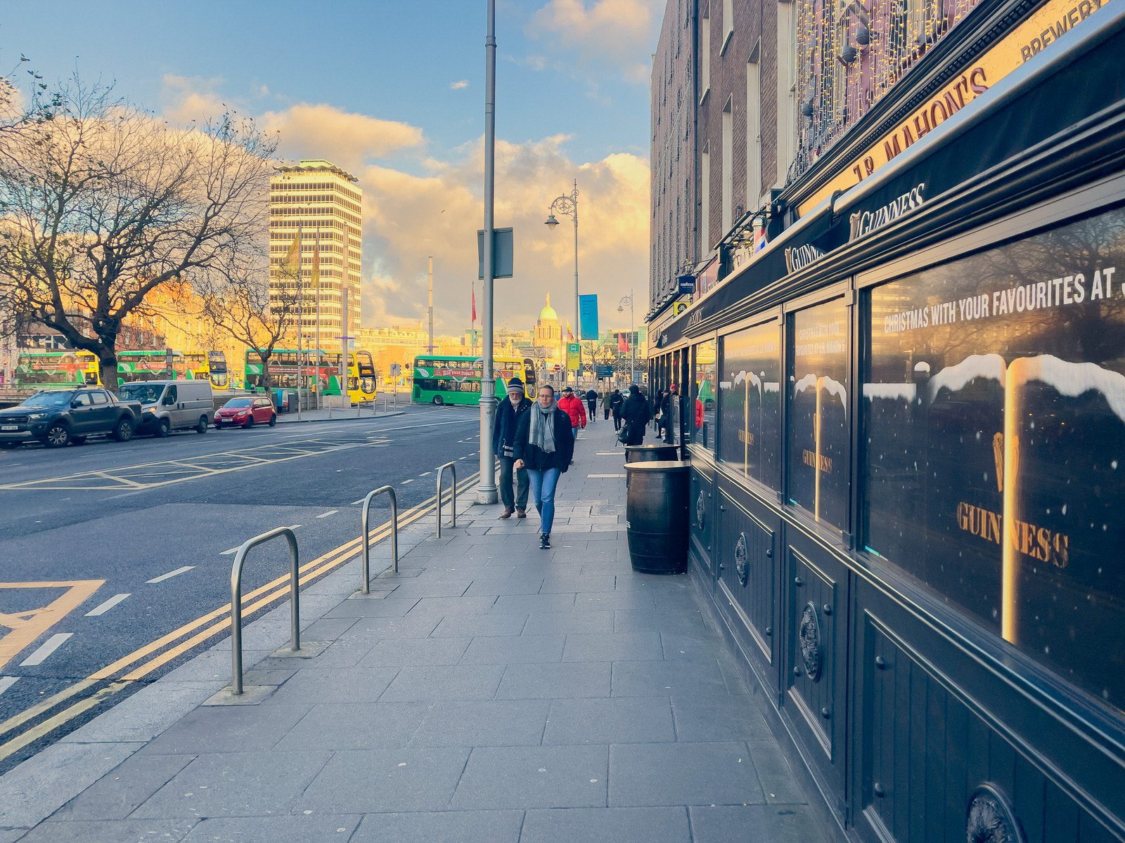 A WALK ALONG BURGH QUAY [THE SOUTH QUAYS IN DUBLIN CITY]-225508-1
