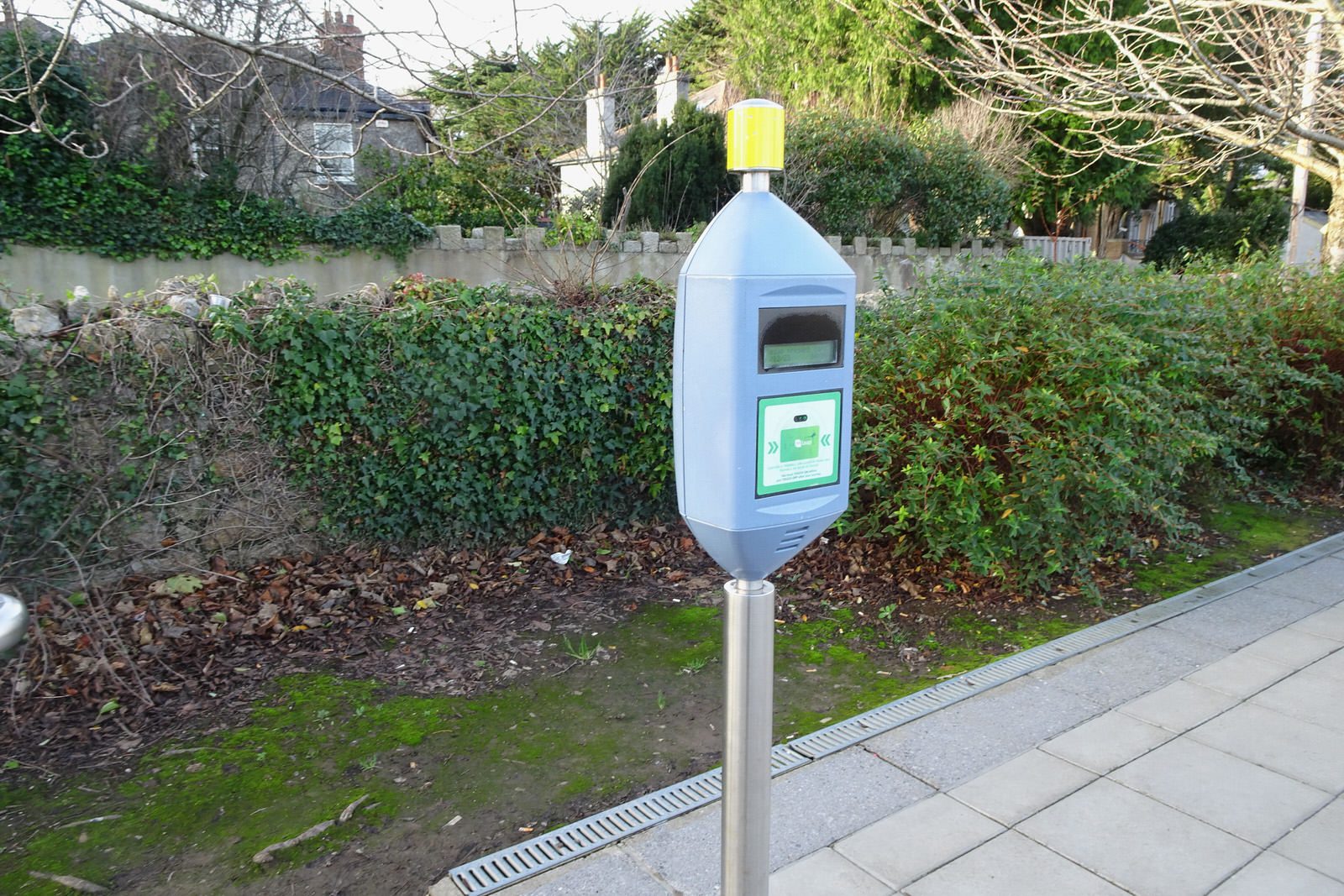 THE MILLTOWN LUAS TRAM STOP A FEW DAYS BEFORE CHRISTMAS DAY [AND NEARBY]-226263-1