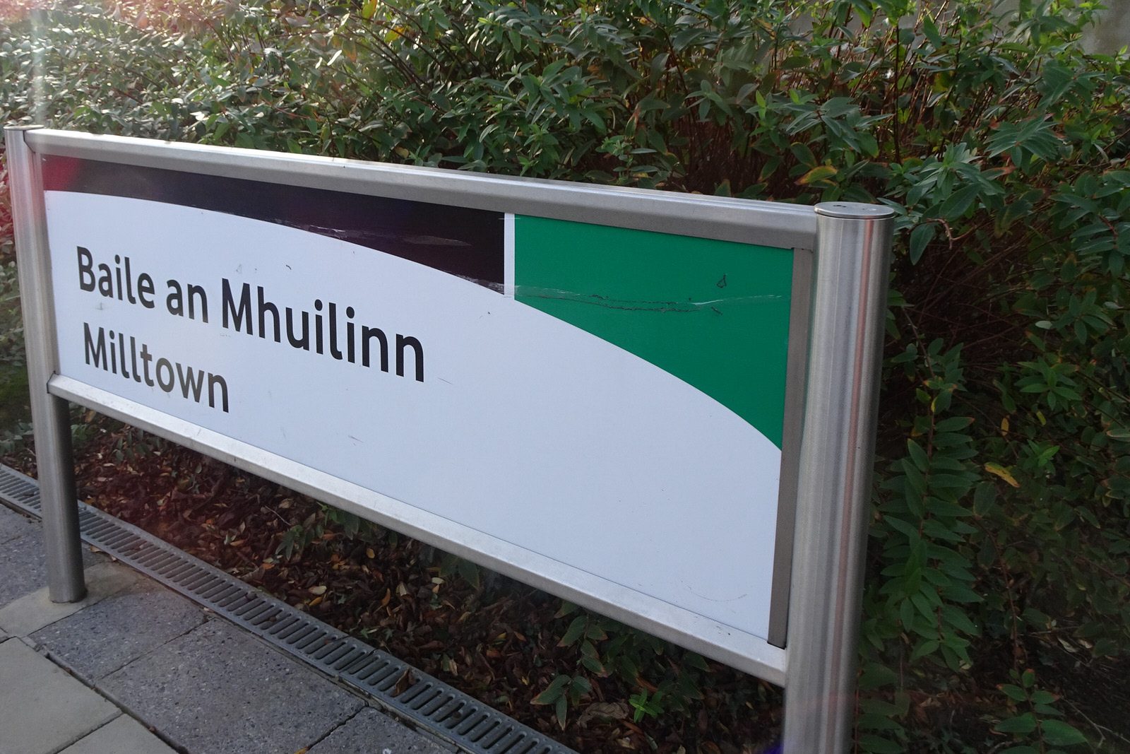 THE MILLTOWN LUAS TRAM STOP A FEW DAYS BEFORE CHRISTMAS DAY [AND NEARBY]-226267-1