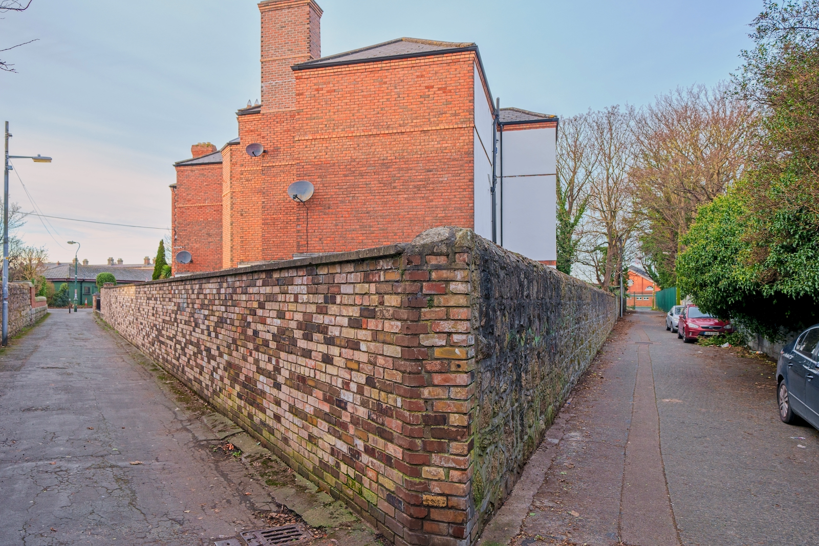 THIS ONCE WAS HEN AND CHICKEN LANE [MOUNT DRUMMOND AVENUE]-227273-012