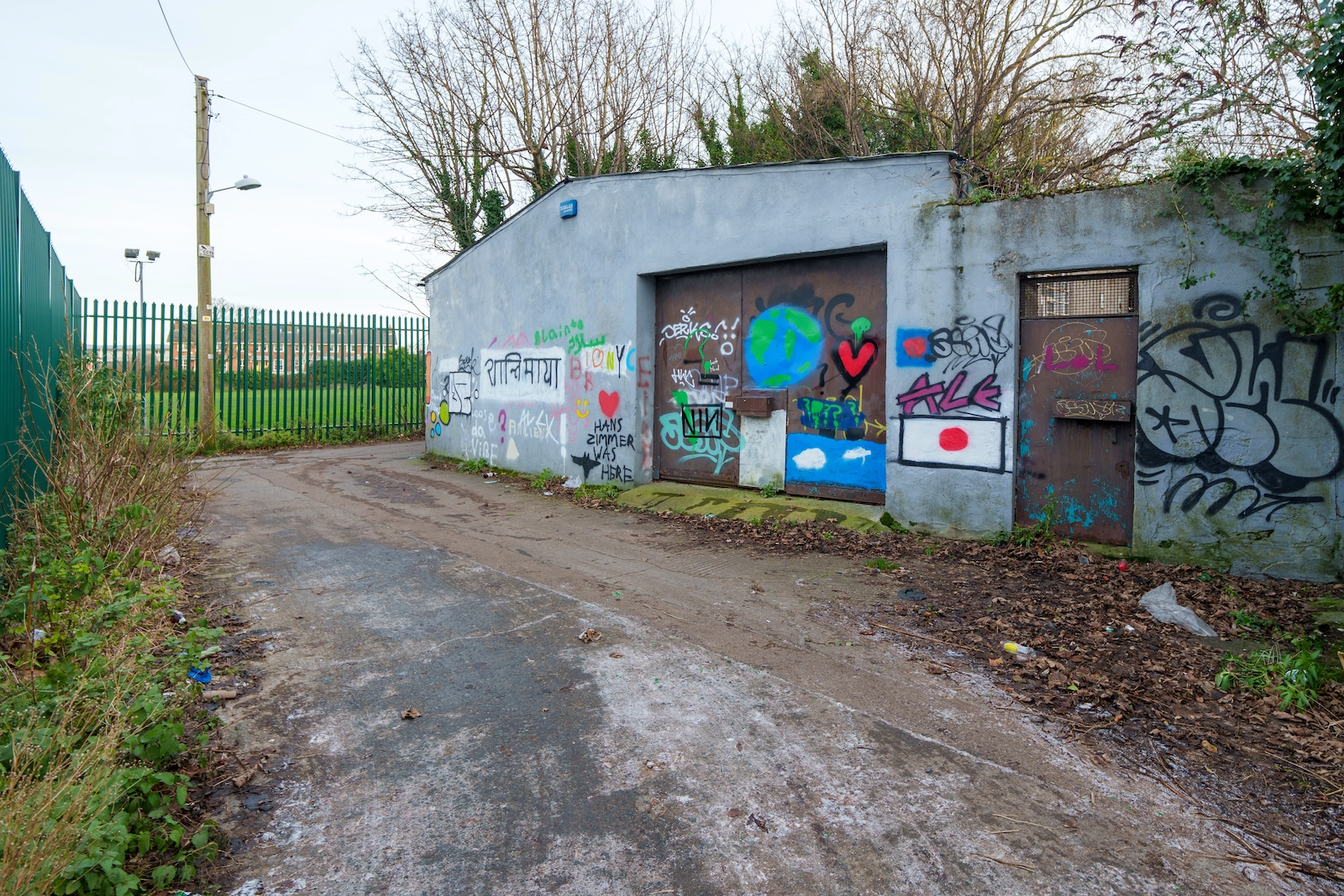 THIS ONCE WAS HEN AND CHICKEN LANE [MOUNT DRUMMOND AVENUE]-227283-002
