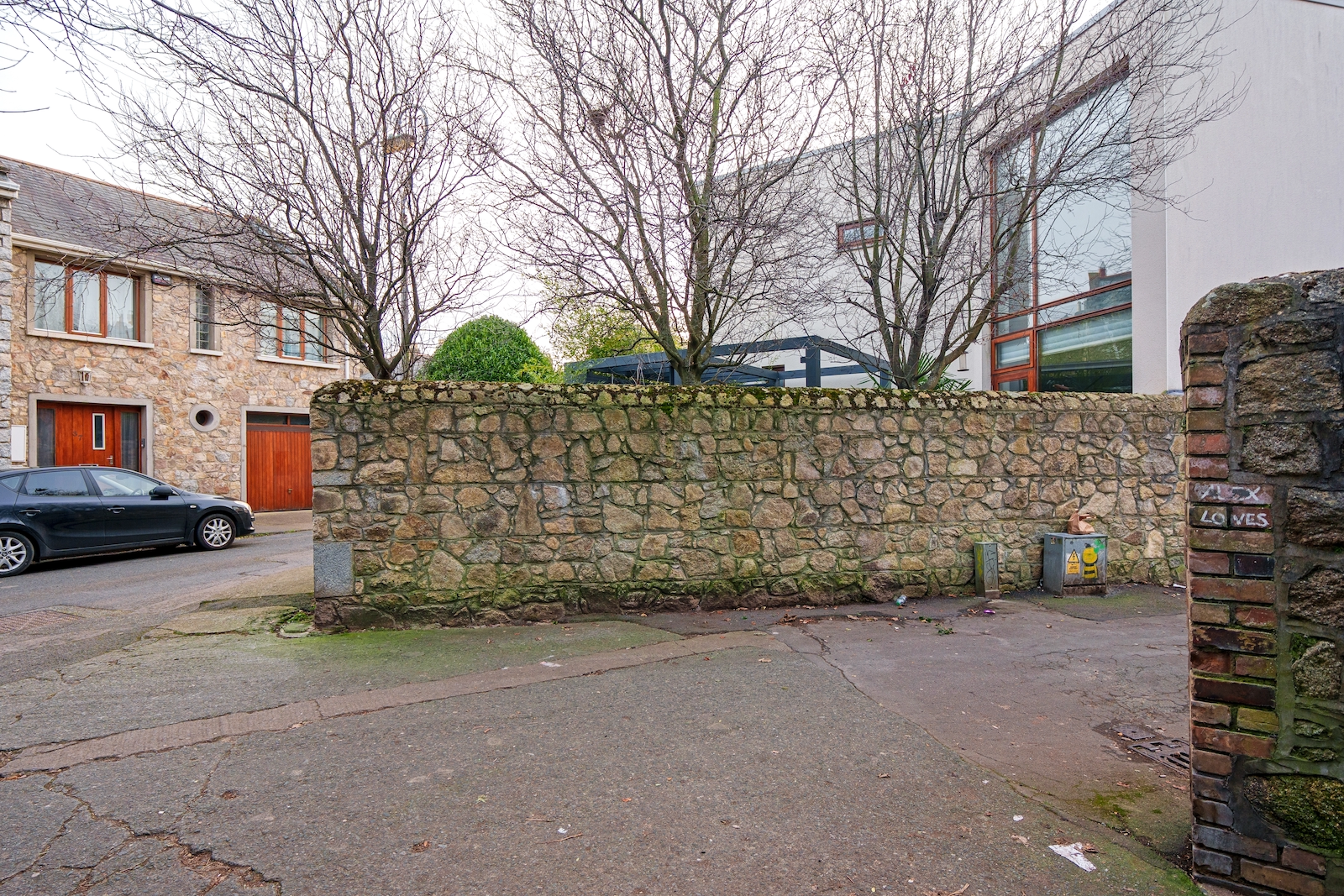 THIS ONCE WAS HEN AND CHICKEN LANE [MOUNT DRUMMOND AVENUE]-227287-001