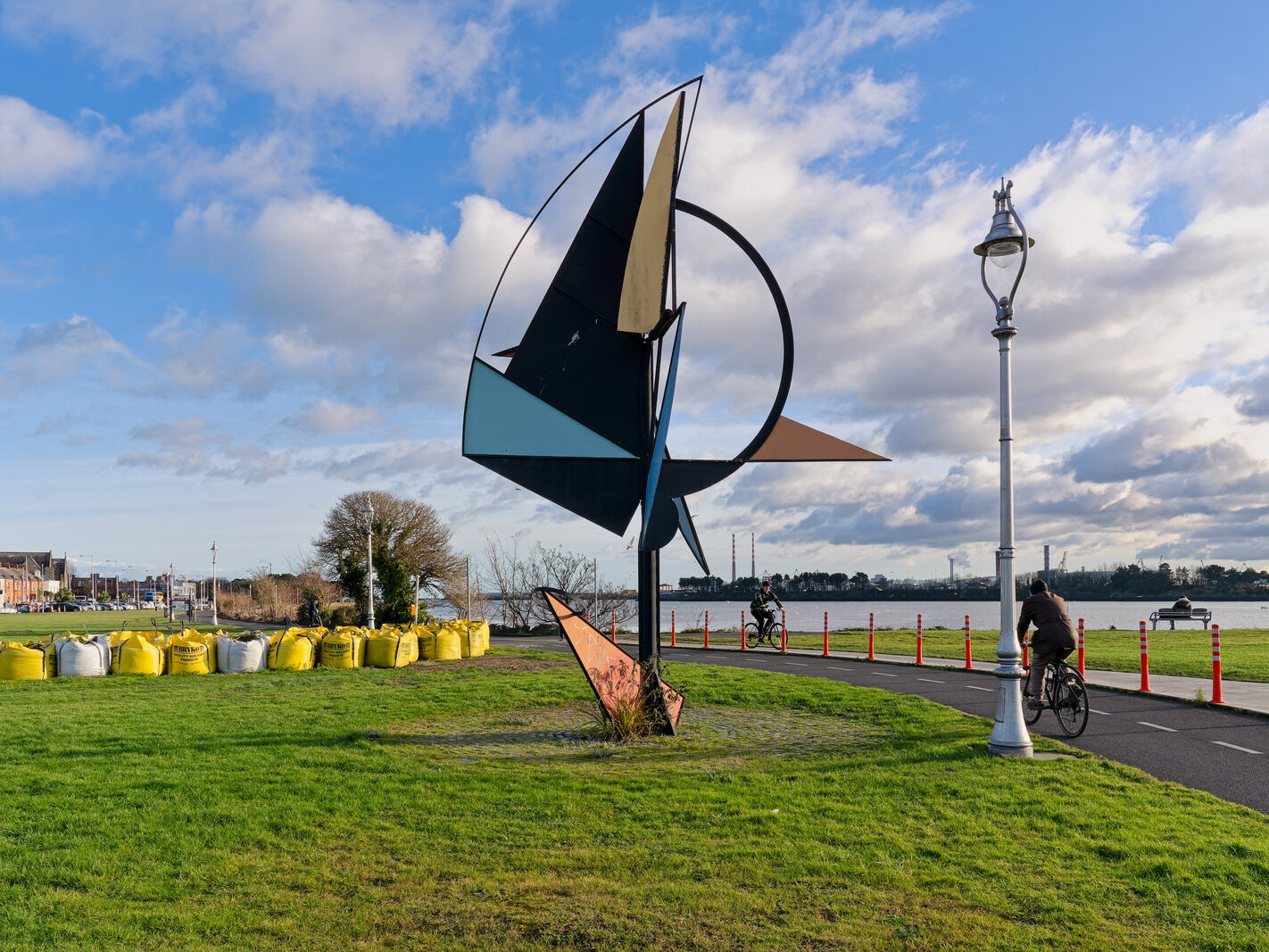 WIND SCULPTURE BY EAMONN O’DOHERTY [CLONTARF PROMENADE WEDNESDAY 29 JANUARY 2025]-246792-1