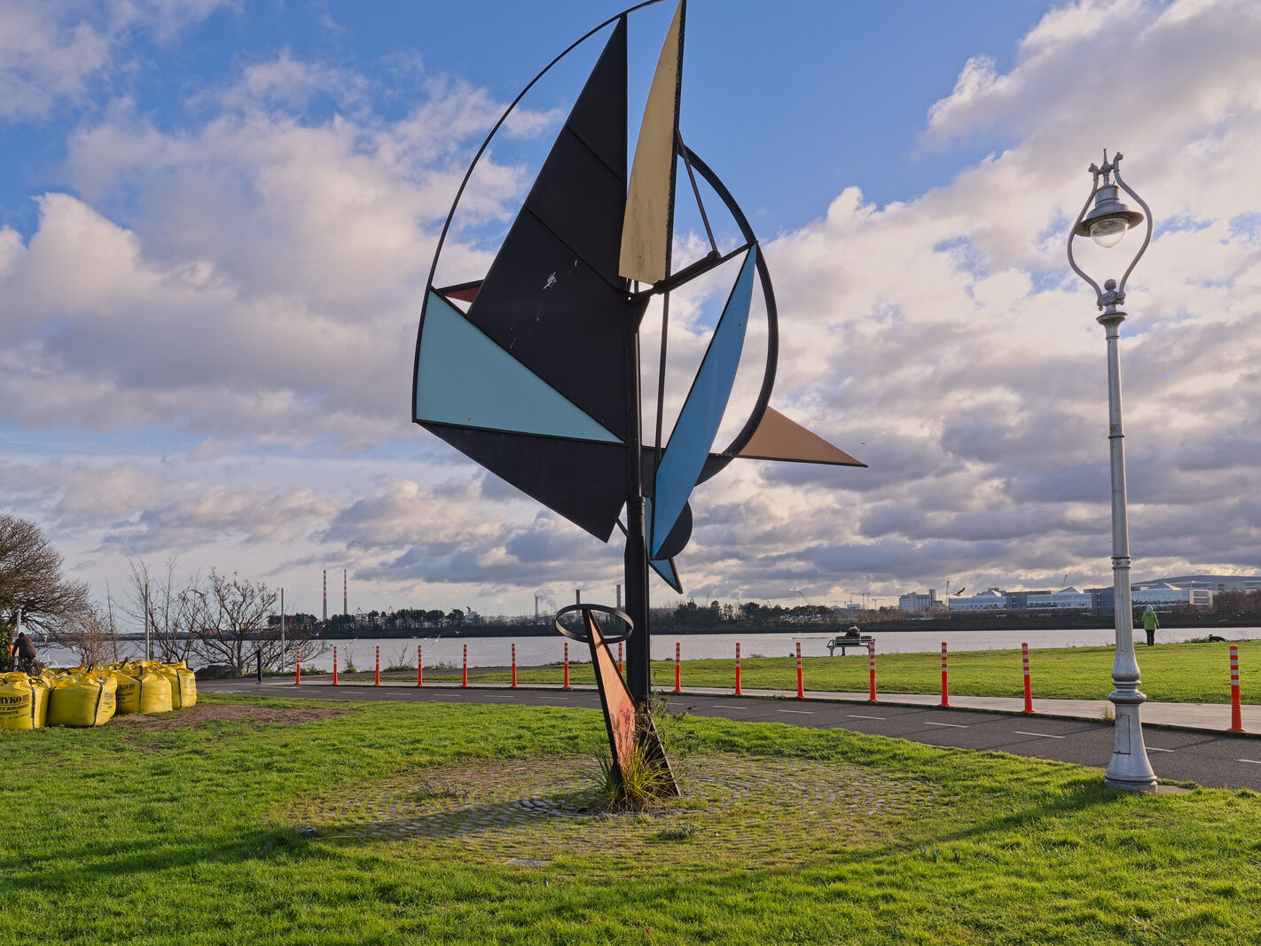 WIND SCULPTURE BY EAMONN O’DOHERTY [CLONTARF PROMENADE WEDNESDAY 29 JANUARY 2025]-246793-1