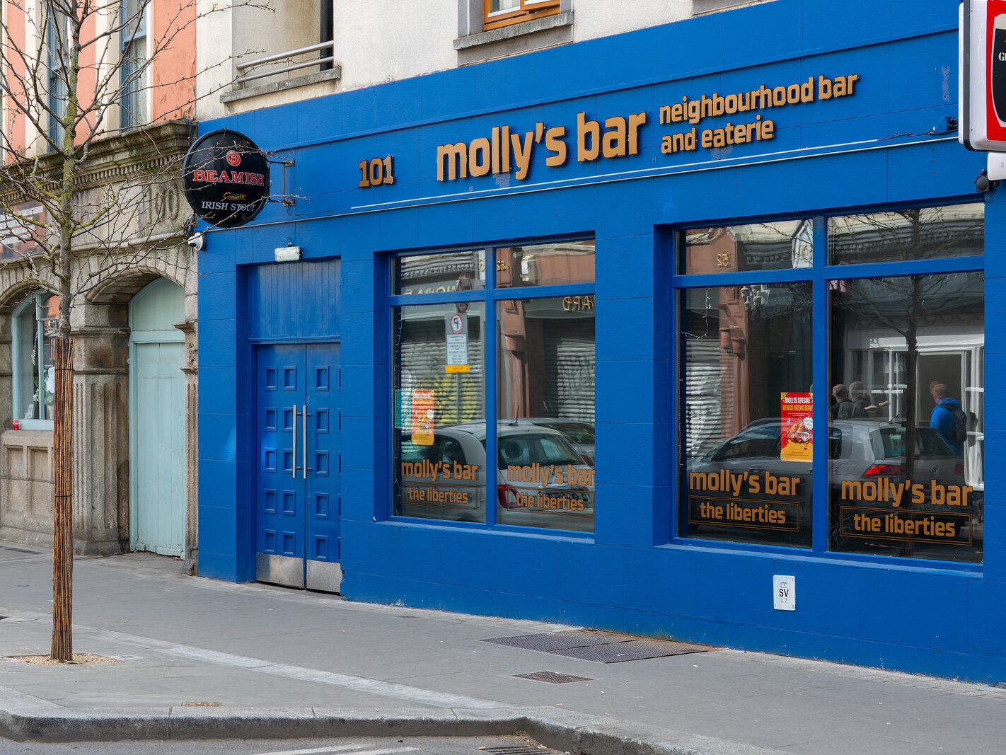 MOLLY'S BAR [101-103 FRANCIS STREET IN DUBLIN CITY]-249568-1