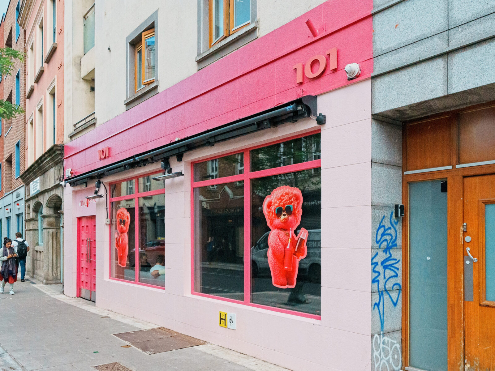 THIS IS NOW MOLLY'S BAR [THE DOLL SOCIETY AS IT WAS IN JULY 2023]-249573
